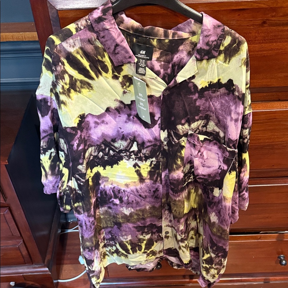 H&M mens Button Down Shirt in Purple and green Tie-Dye